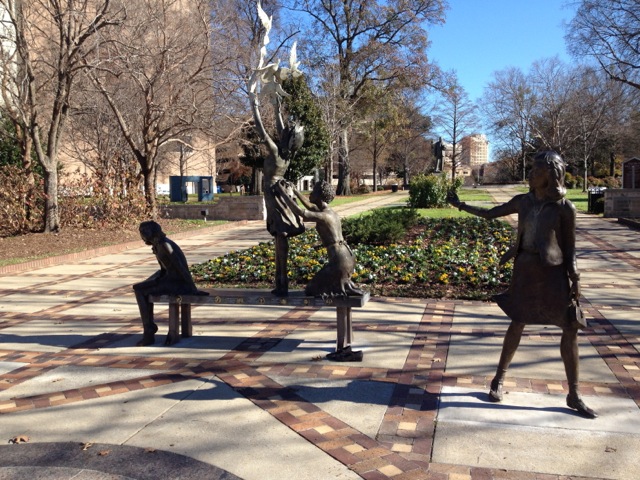 4-little-girls-statue